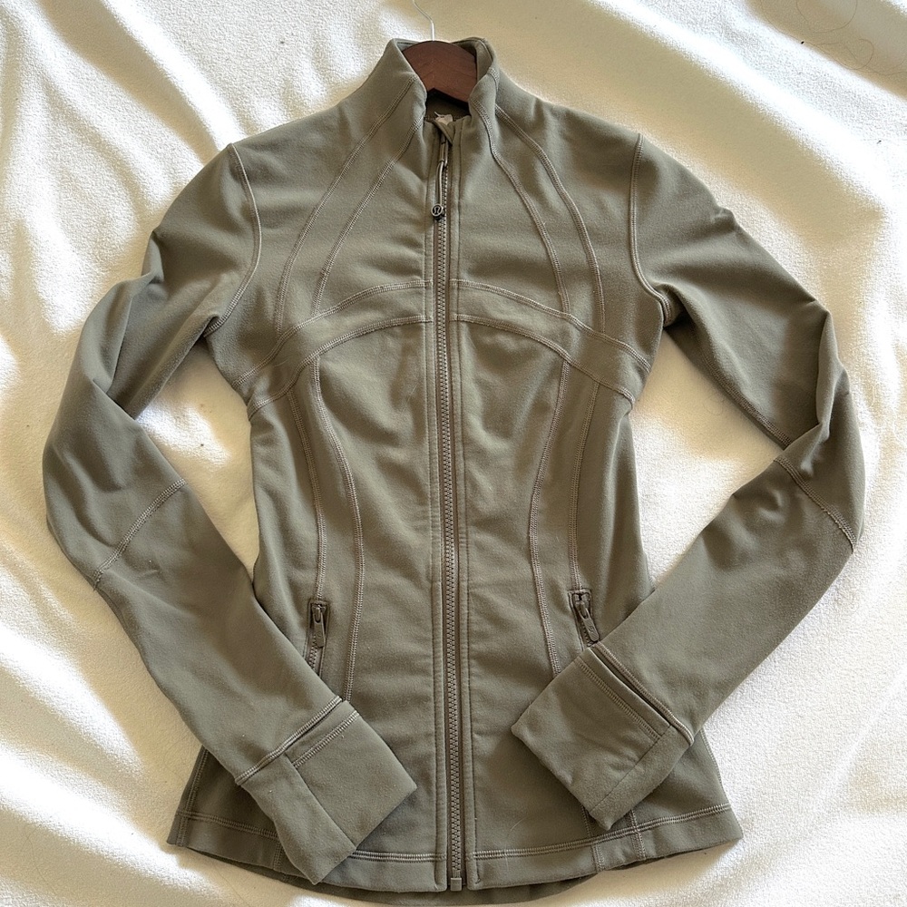 Lululemon Define Jacket SIZE 2 (Color: Nomad)